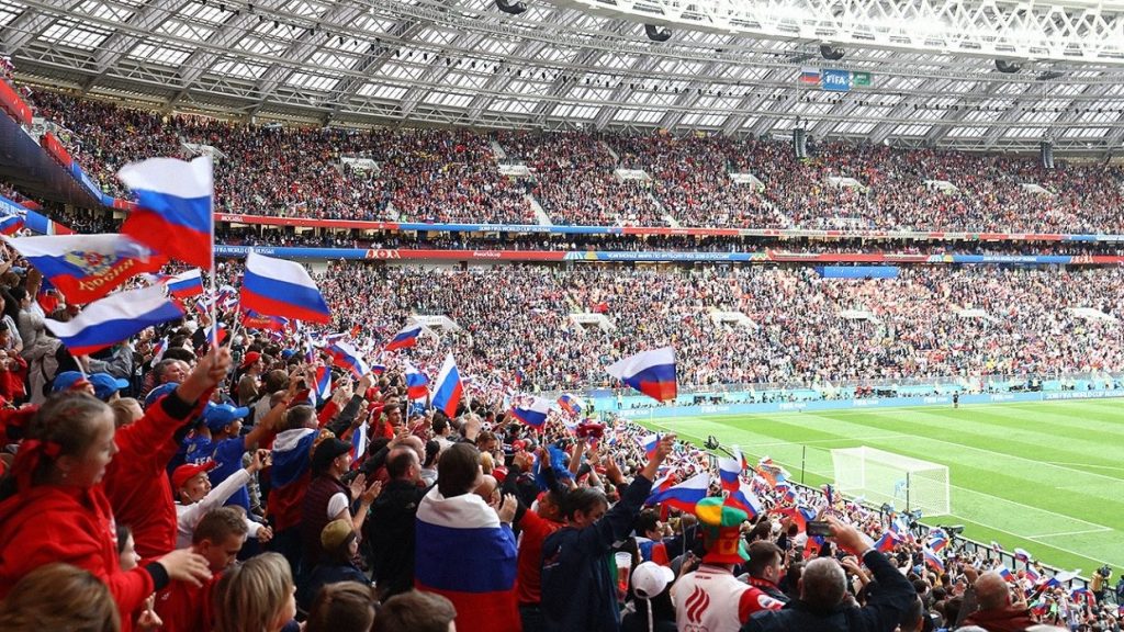 На трибунах становится тише: УЕФА «отменил» российскую сборную по футболу